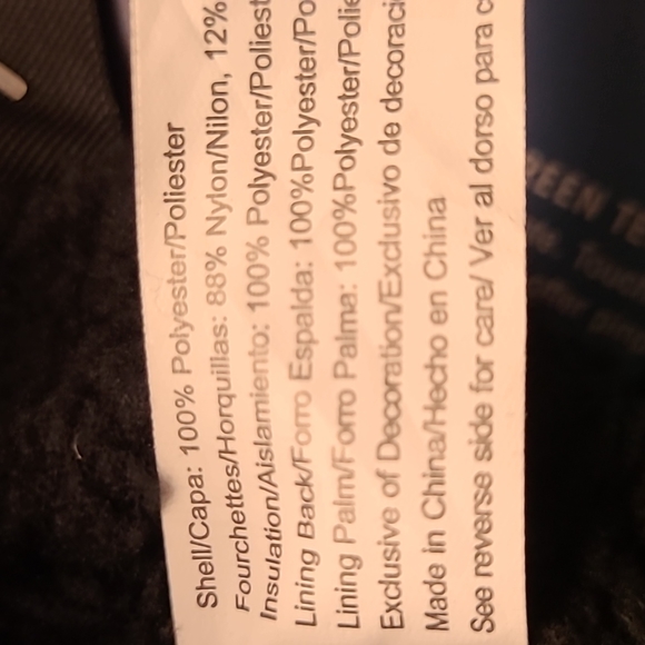 Isotoner touchscreen waterproof gloves - Picture 10 of 11